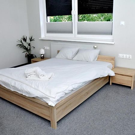 Pokoje, Apartamenty, Restauracja Marcus Oborniki Bagian luar foto