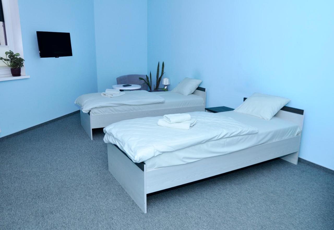 Pokoje, Apartamenty, Restauracja Marcus Oborniki Bagian luar foto
