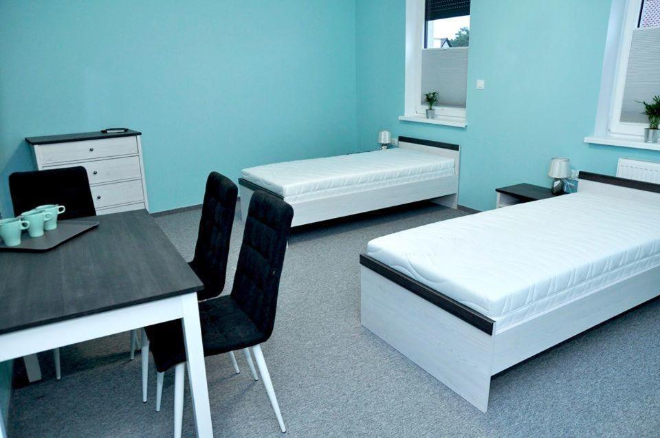 Pokoje, Apartamenty, Restauracja Marcus Oborniki Bagian luar foto
