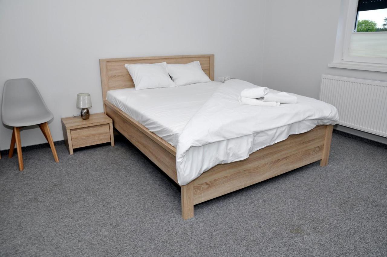 Pokoje, Apartamenty, Restauracja Marcus Oborniki Bagian luar foto